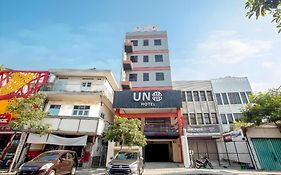 Hotel O Genteng Near Genteng Market Formerly Uno Hotel